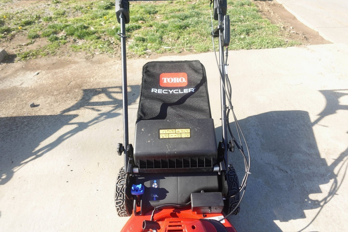 Toro 22″ Electric-Start Recycler Personal Pace Self-Propelled Gas Lawn Mower