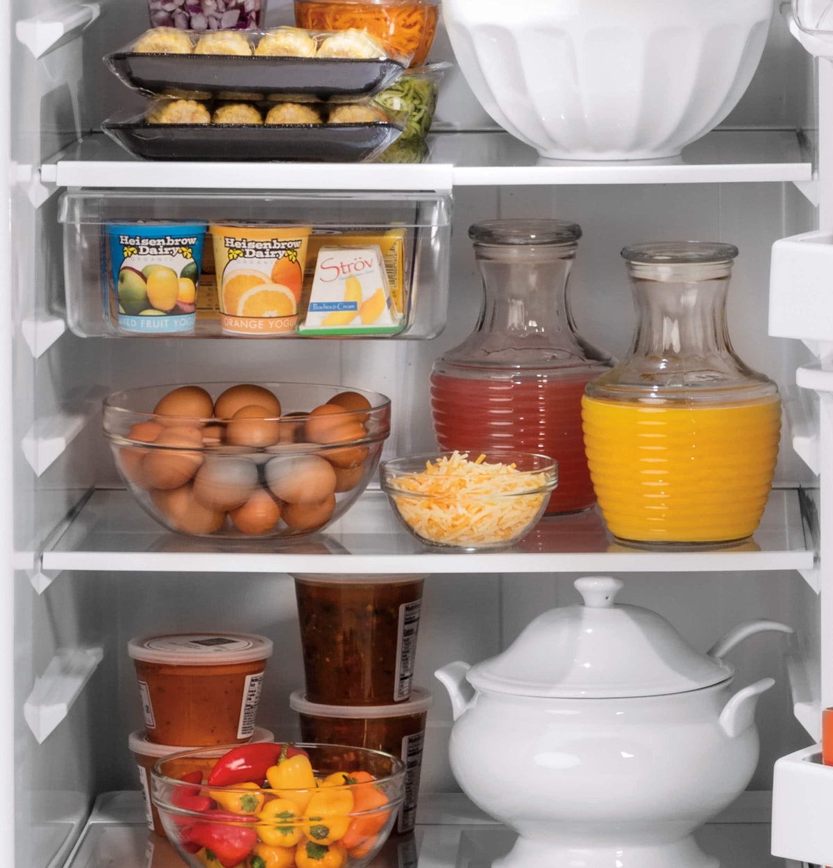 GE – 28 in. Wide 17.5 Cu. Ft. Top-Freezer Refrigerator with Edge-to-Edge Glass Shelves – White
