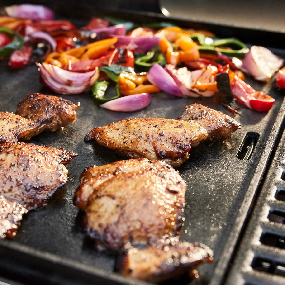 Genesis® E-430 Gas Grill Stealth® Edition (Natural Gas)