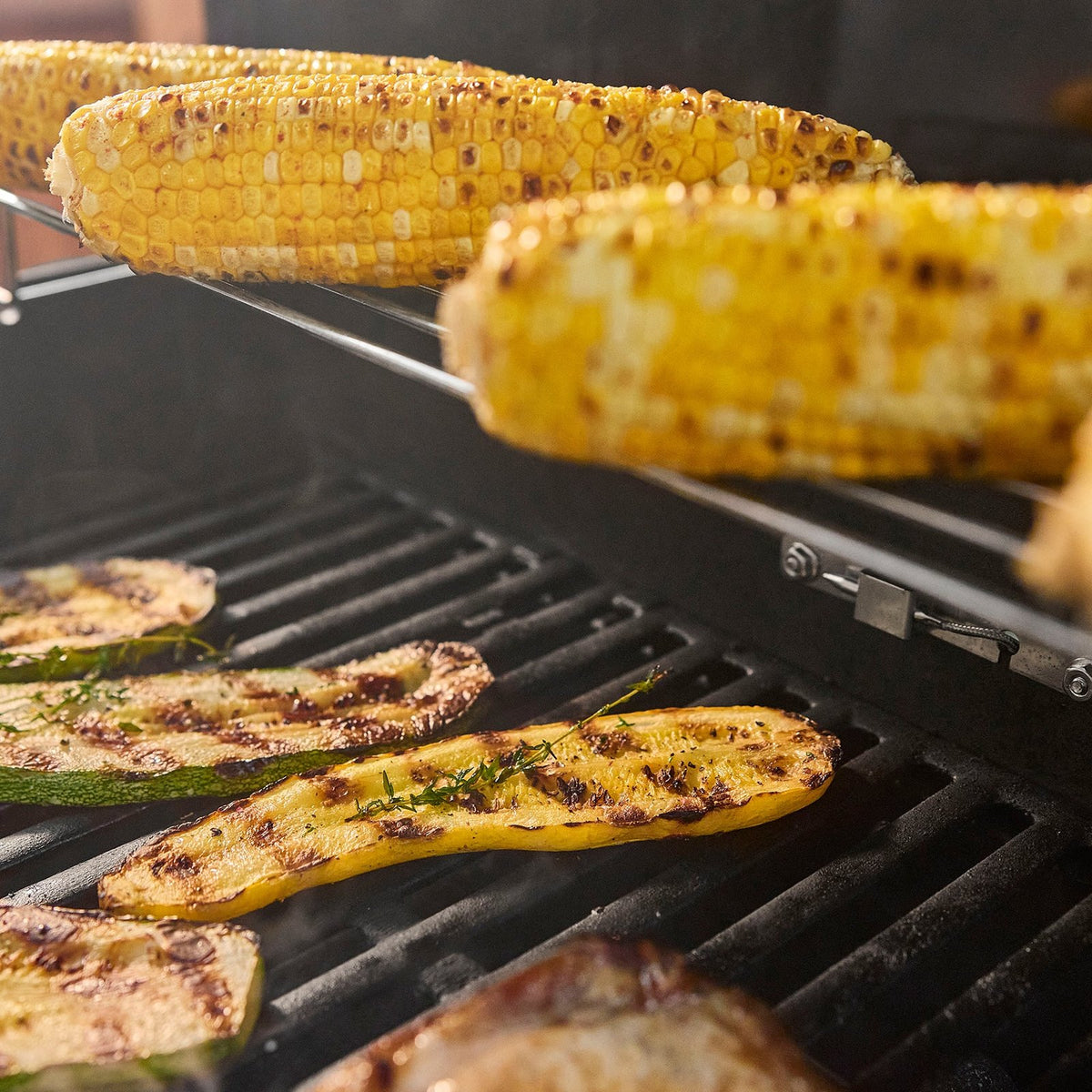 Spirit® E-325 Gas Grill Stealth® Edition (Liquid Propane)