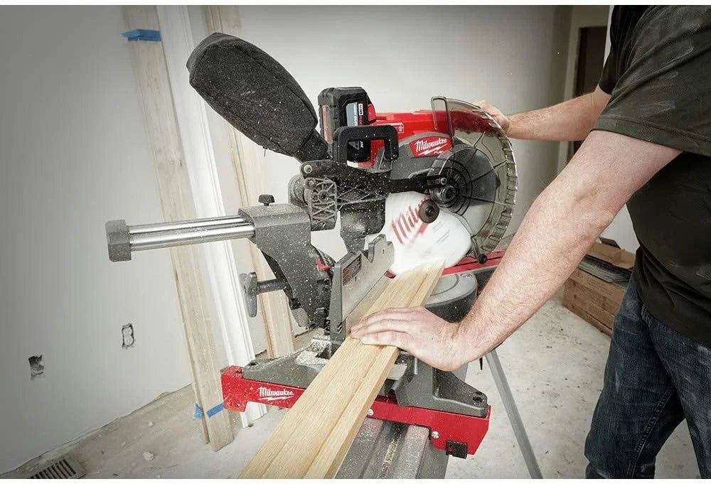 Milwaukee 18V Lithium-Ion Brushless Cordless 12 in. Dual Bevel Sliding Compound - Prioka