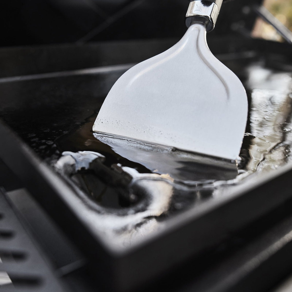 Slate® 28″ Rust-Resistant Griddle (Natural Gas)