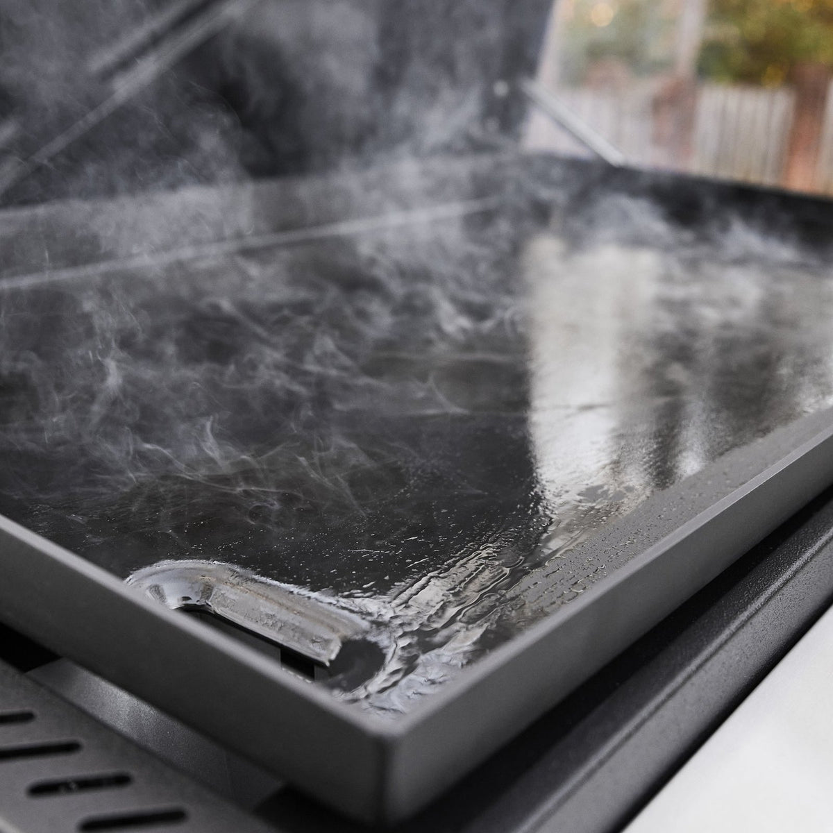 Slate® 36″ Rust-Resistant Griddle with Flip-Up Side Table (Natural Gas)