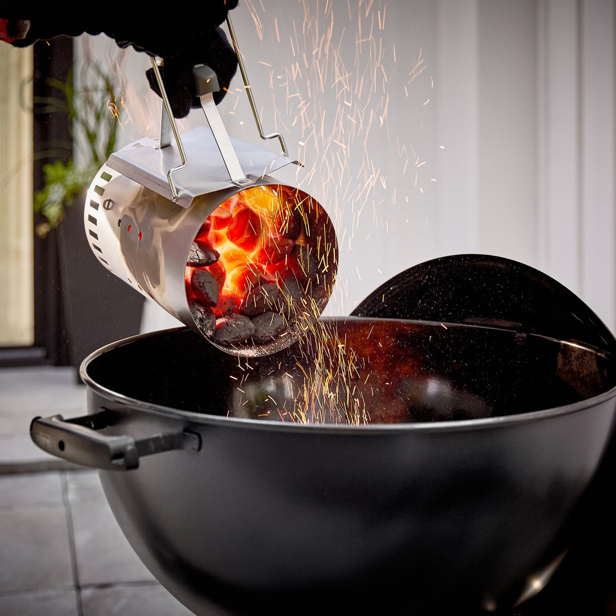 22” Original Kettle® Stealth® Edition Charcoal Grill