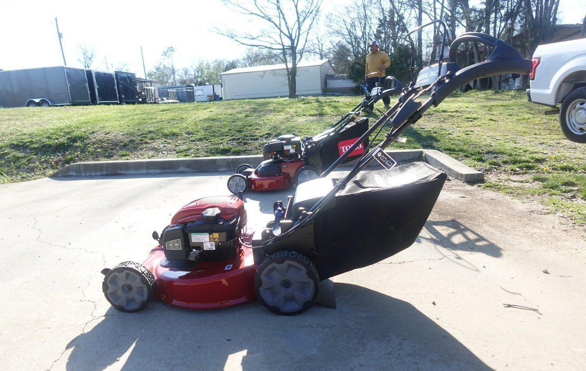 Toro 22″ Electric-Start Recycler Personal Pace Self-Propelled Gas Lawn Mower