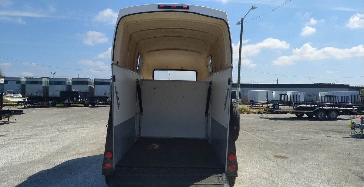 Horse Hauling Tandem Axle Trailer