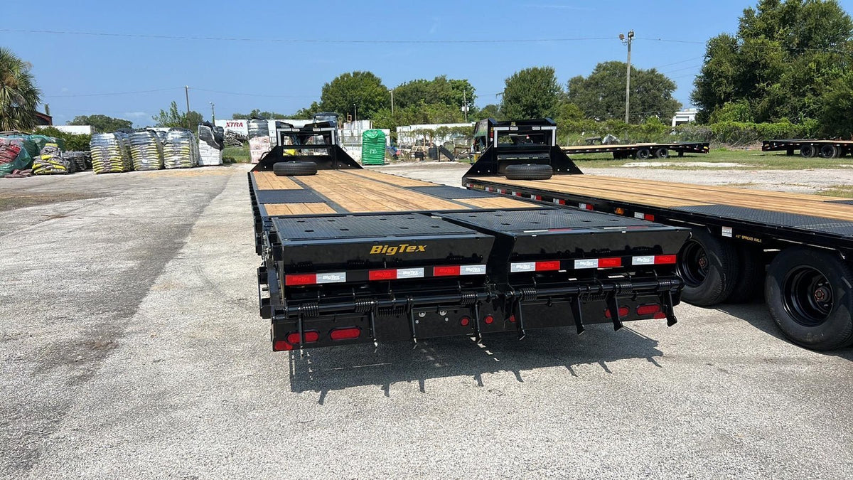 35 Foot Big Tex Tandem Dual Wheel Axle with Mega Ramp Black Gooseneck Trailer (22GN-35D5A-MRBK)