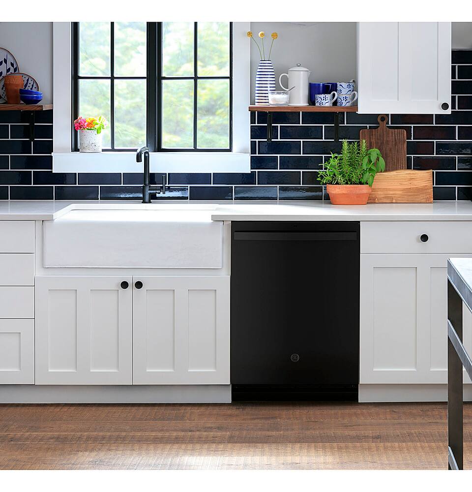 GE – 25″ Top Control Built In Plastic Tub Dishwasher with Dry Boost and 55 dBA – Black