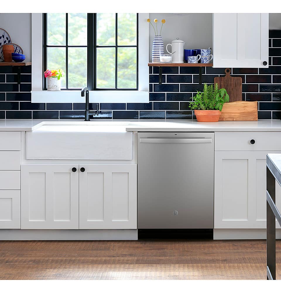 GE – 24″ Top Control Built-In Plastic Tub Dishwasher with Sanitize Cycle and 52 dBA – Stainless Steel