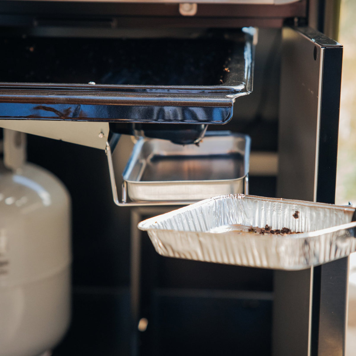 Genesis E-435 Gas Grill (Liquid Propane)