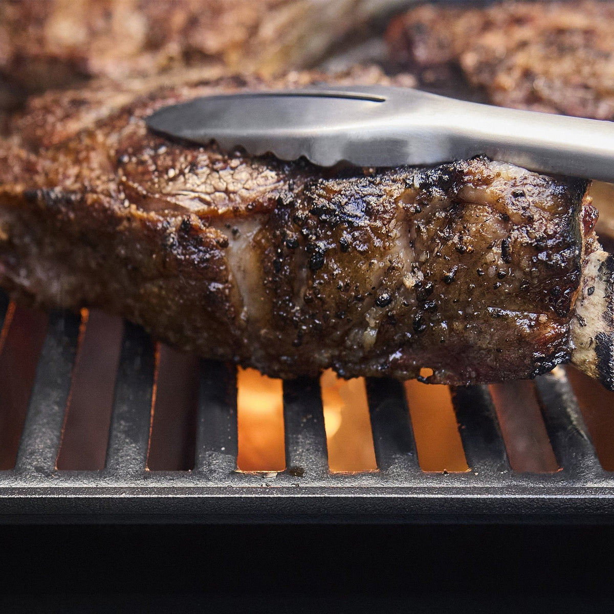 Genesis® E-430 Gas Grill Stealth® Edition (Natural Gas)