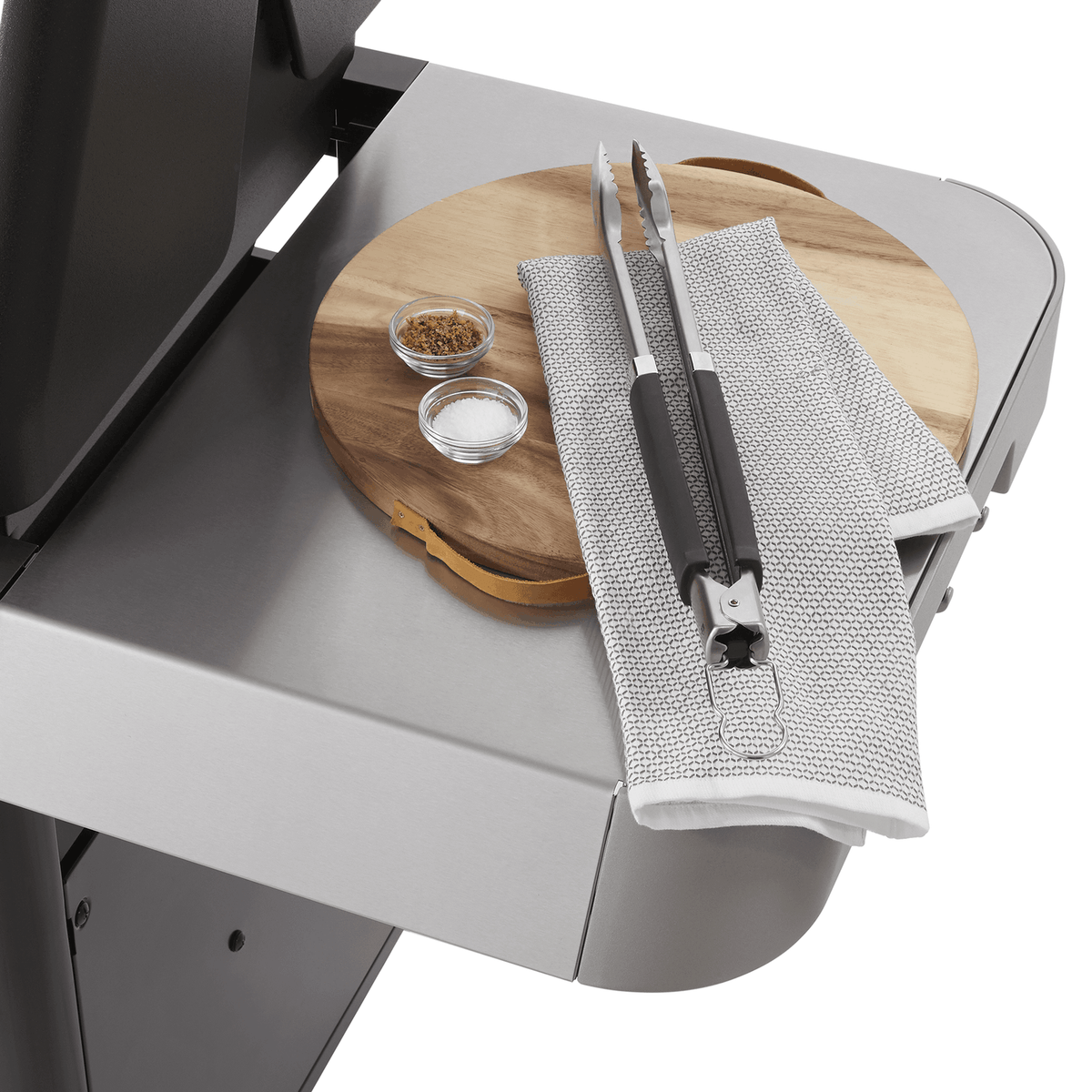 Genesis E-435 Gas Grill (Liquid Propane)