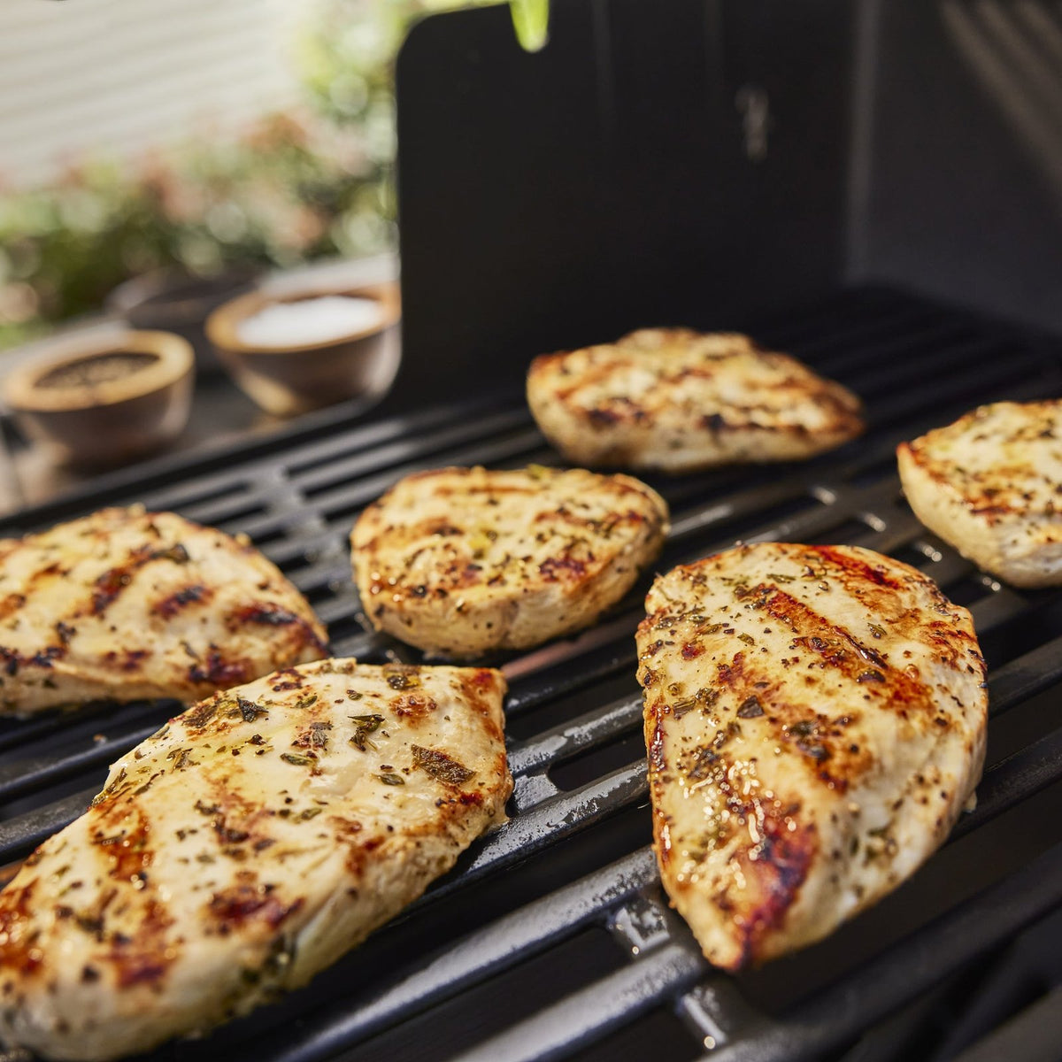 Genesis E-415 Gas Grill (Liquid Propane)