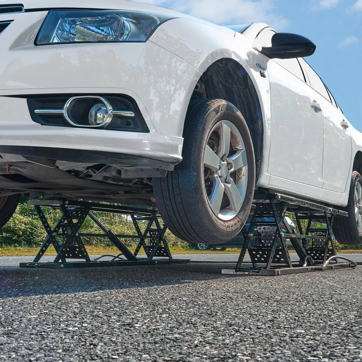 26.8″ Auto Lift for Trucks, 7000 lbs Capacity, Heavy-Duty Carbon Steel, Shop & Garage Use, DOBA-ALT7000