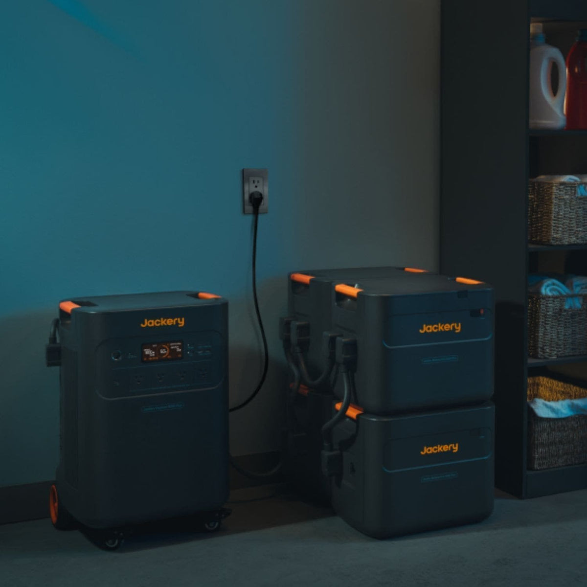 Jackery Explorer 5000 Plus Whole-Home Backup | 5040Wh | 7200W | 4000W Solar Input