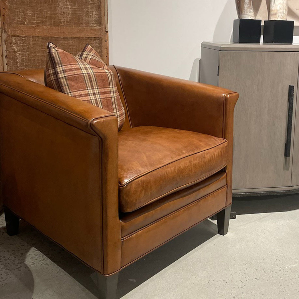 Ace Leather Chair - Prioka