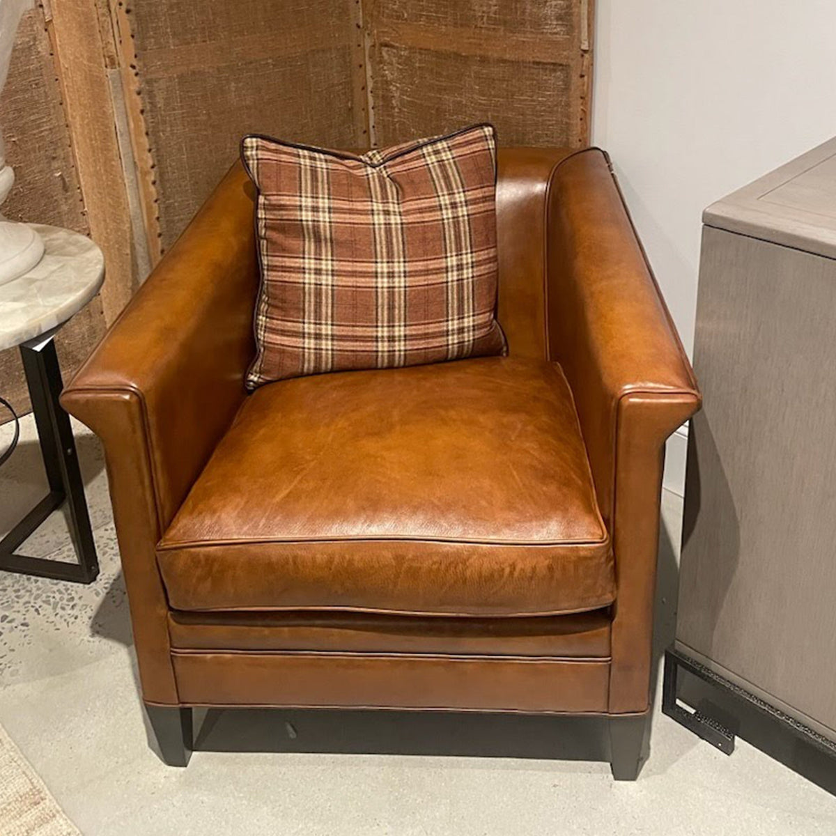 Ace Leather Chair - Prioka
