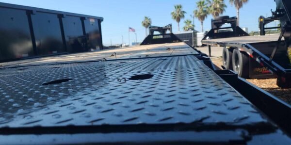 Big Tex 25GN 40′ Heavy-Duty Gooseneck Trailer – Tandem Dual Axle, Black Steel Deck - Prioka