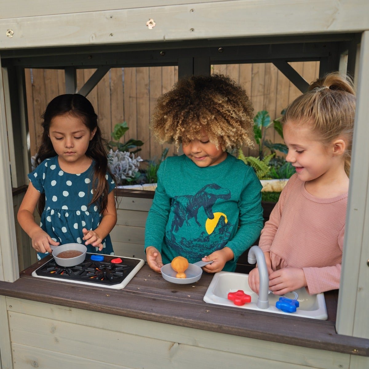 Cozy Escape Playhouse – Installation Available - Prioka