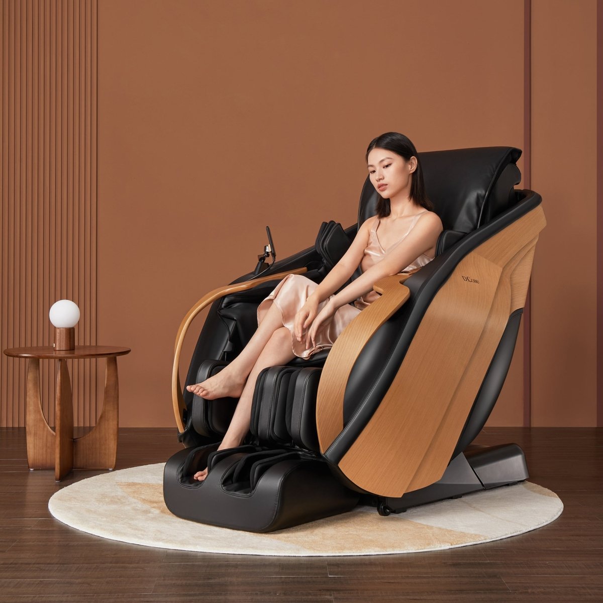 DCore 2 - Made in Japan Ultra Premium Massage Chair w/ Oak Side Panels - Prioka