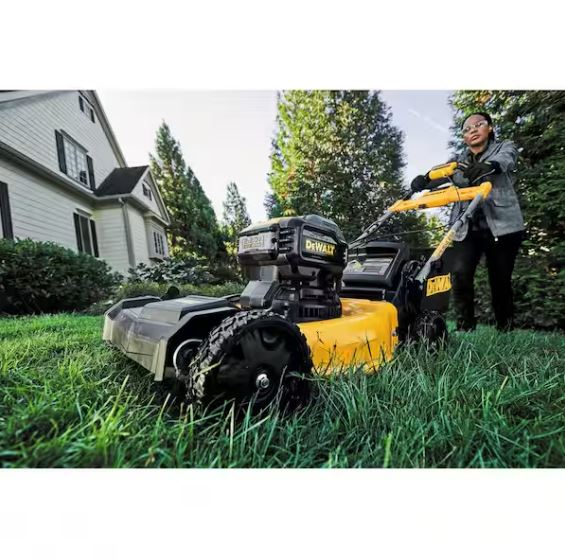 Dewalt 20V MAX 21.5 in Walk Behind Lawn Mower Kit, Hedge Trimmer Kit, String Trimmer &amp; Leaf Blower - Prioka