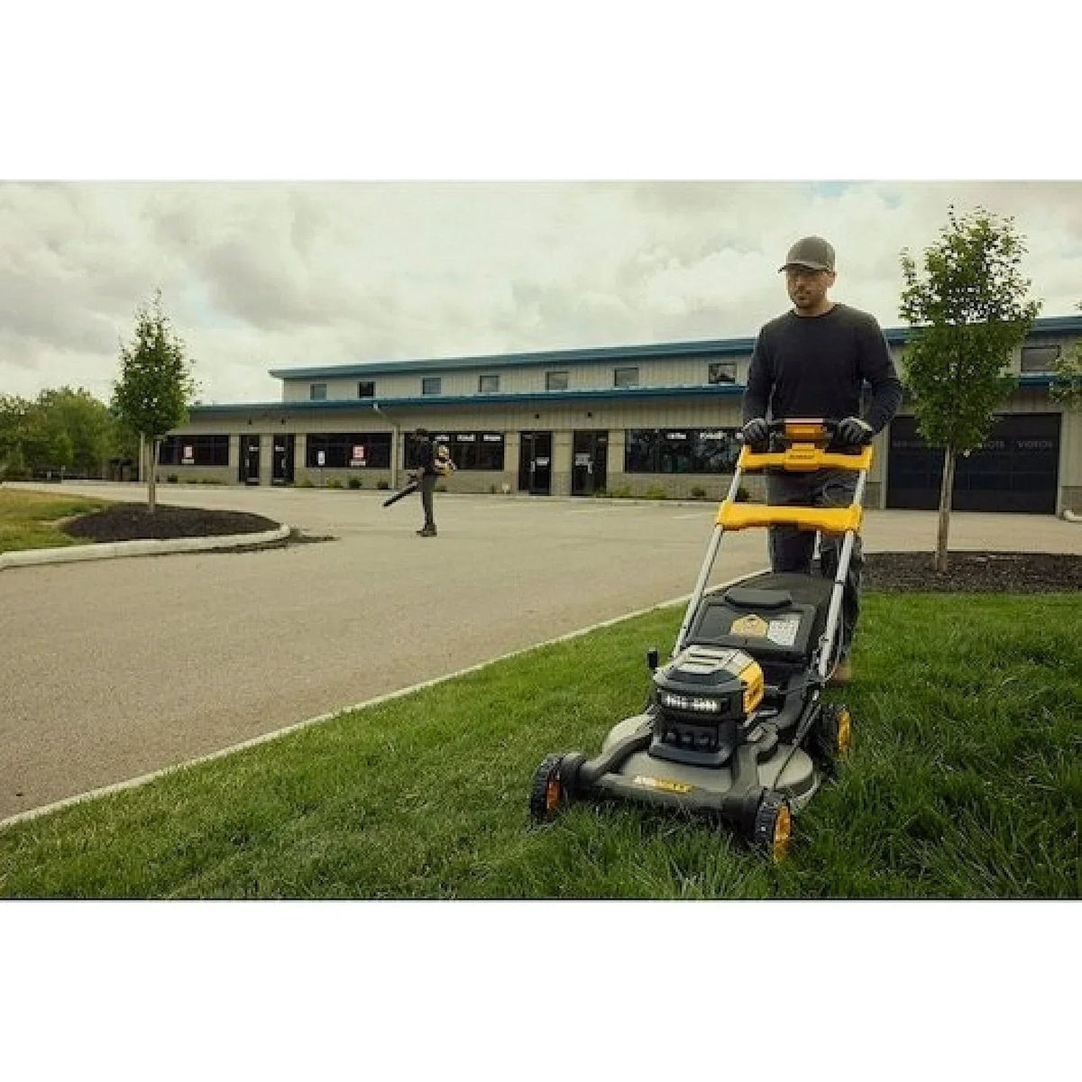 DeWalt 60V MAX 21″ Brushless RWD Self-Propelled Mower Kit DCMWSP700Y2 - Prioka
