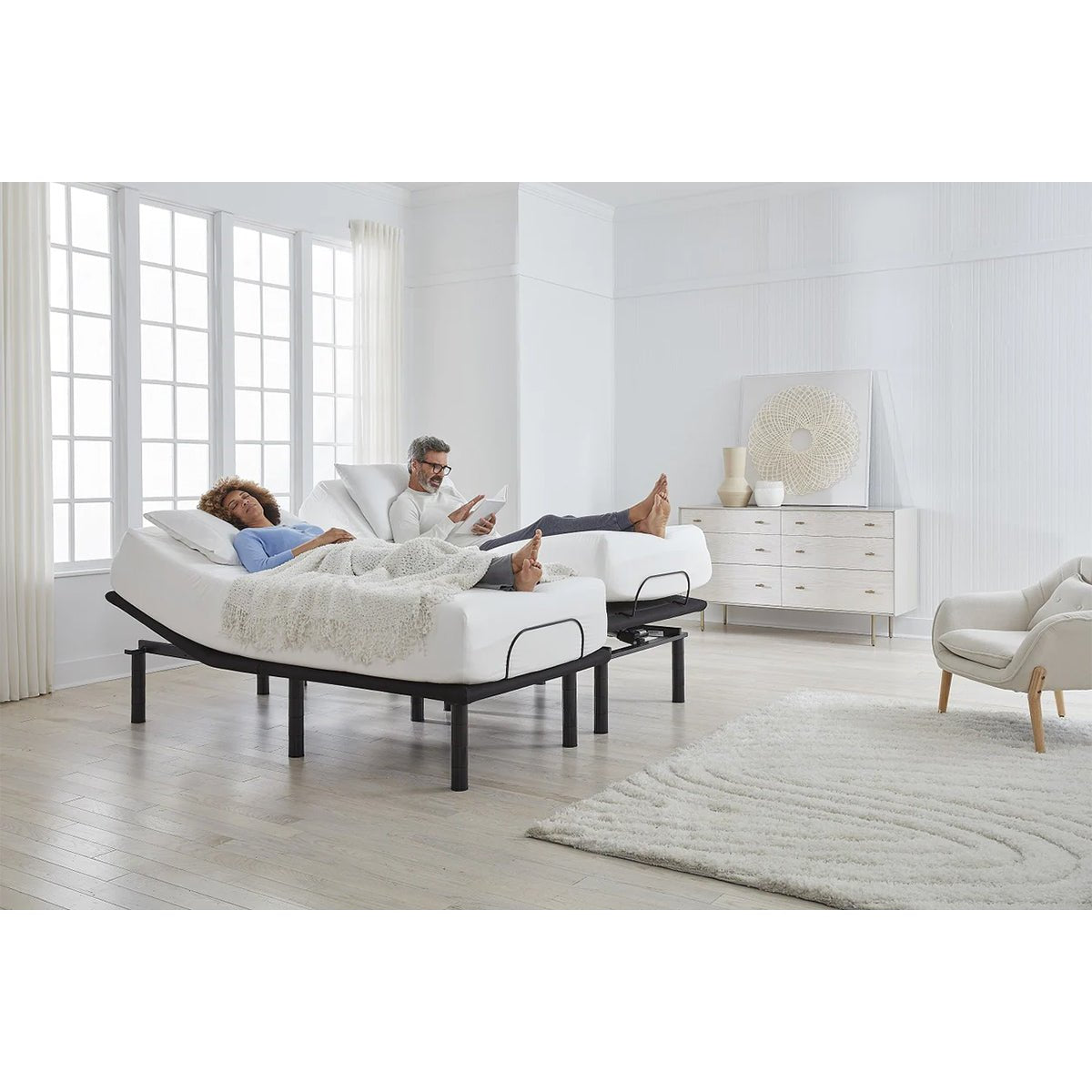 Ergomotion RIO 4.0 Smart Adjustable Bed Base – Integrated Massage, Under-Bed Lighting, and USB Charging - Prioka