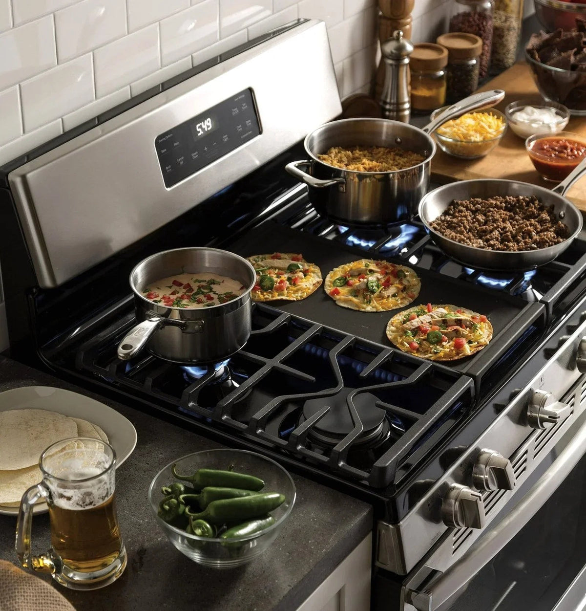 GE 30-Inch Freestanding Gas Range with 4.8 cu. ft. Oven Capacity and Sealed Cooktop Burners - Prioka
