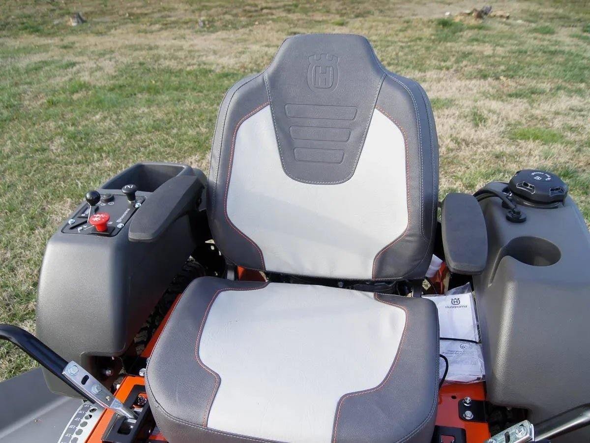 Husqvarna MZ61 61″ Zero Turn Lawns Mowers 24HP KAW (Scratch and Dent) - Prioka