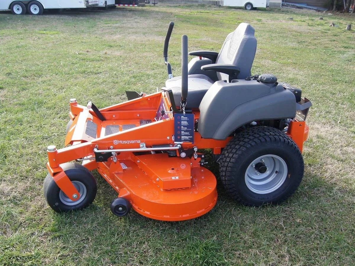 Husqvarna MZ61 61″ Zero Turn Lawns Mowers 24HP KAW (Scratch and Dent) - Prioka