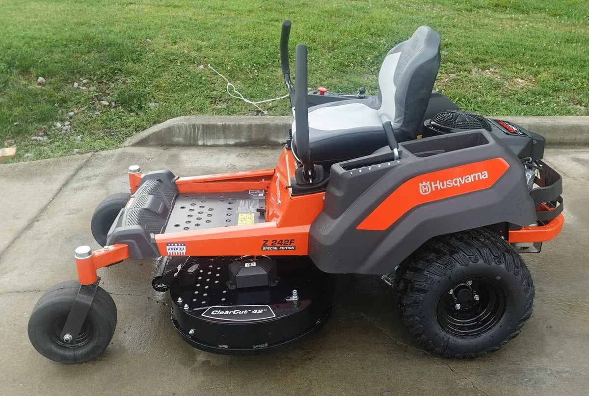Husqvarna Z242F Special Editions 42″ Zero Turn Mowers 21.5HP KAW (Scratch and Dent) - Prioka