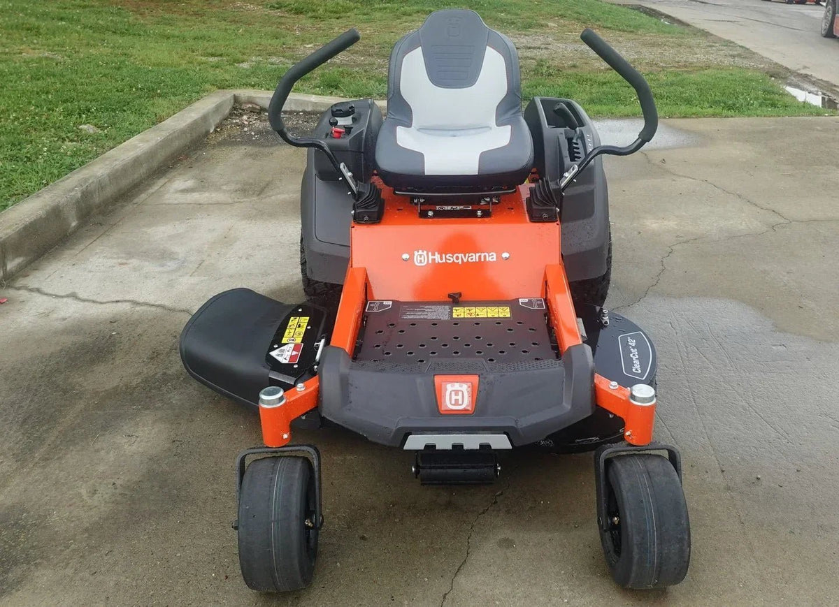 Husqvarna Z242F Special Editions 42″ Zero Turn Mowers 21.5HP KAW (Scratch and Dent) - Prioka
