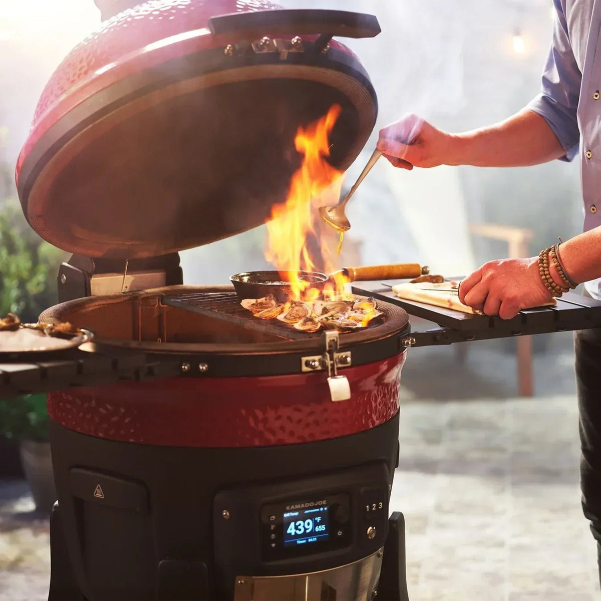 Kamado Joe Konnected Joe 18-Inch Digital Charcoal Grill and Smoker with Cart - Prioka