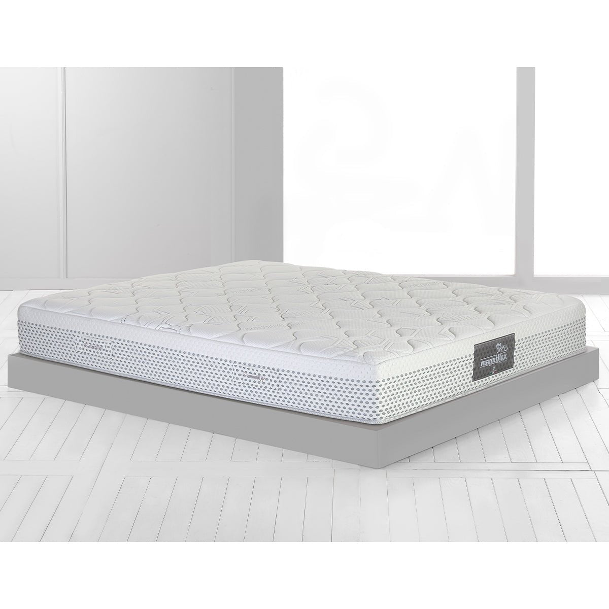 Magniflex Classico 9 Luxury Italian Mattress with Breathable Viscose - Prioka
