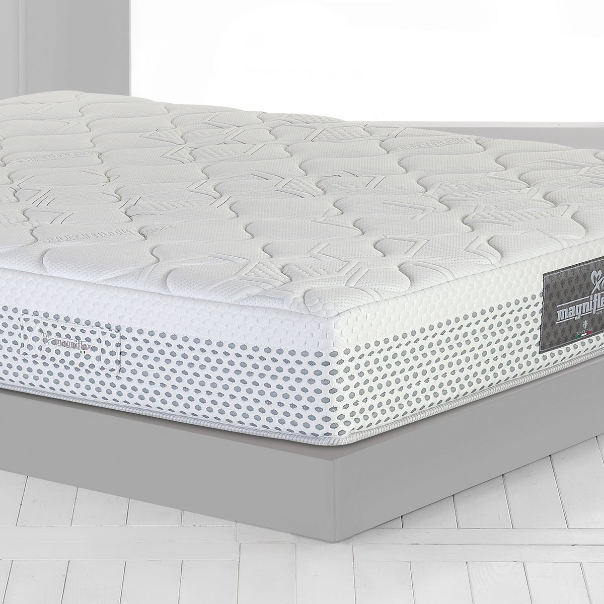 Magniflex Classico 9 Luxury Italian Mattress with Breathable Viscose - Prioka