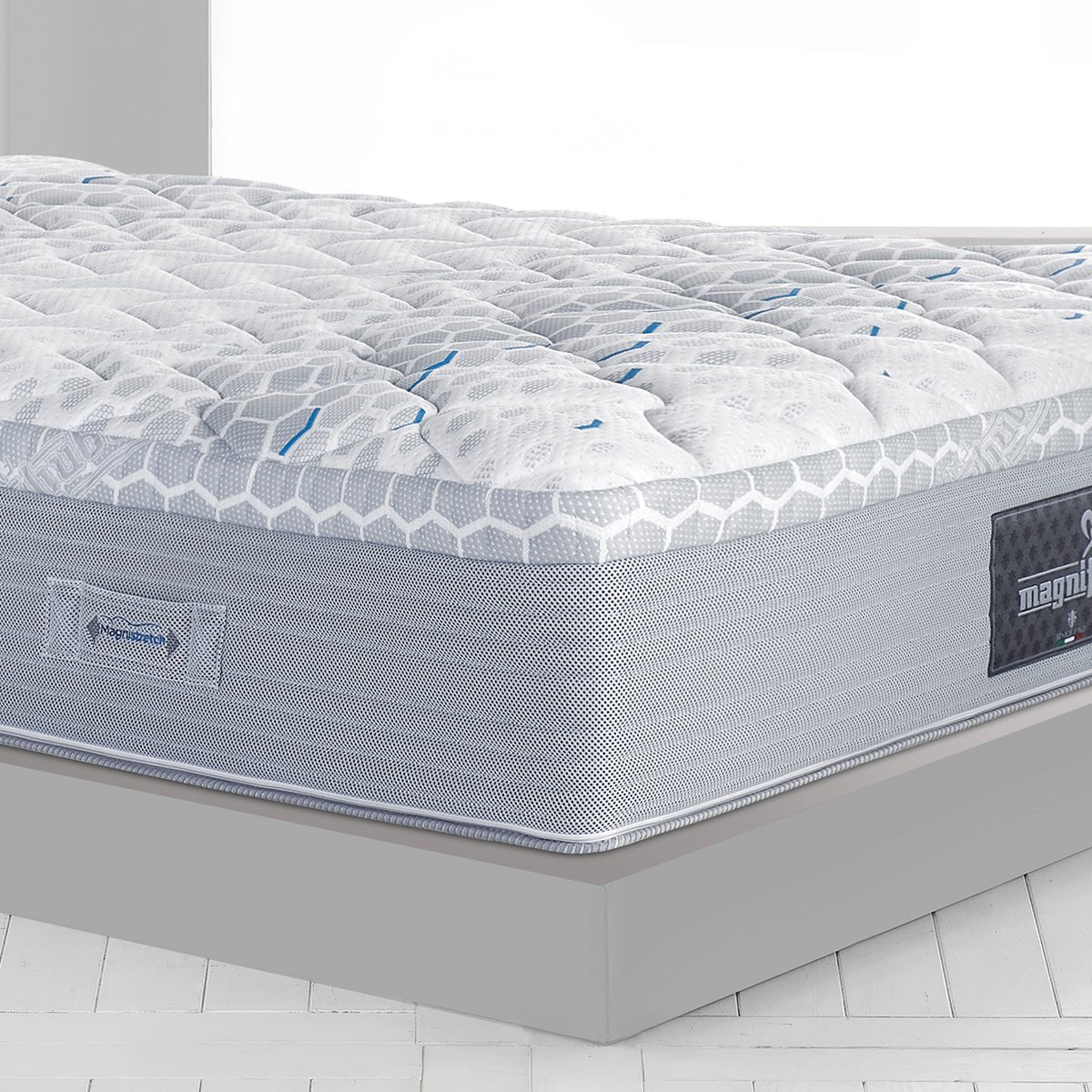 Magniflex MagniStretch Plus - Spinal Decompression Mattress - Prioka