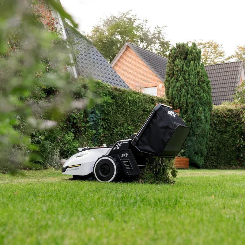 MAMMOTION YUKA Perimeter Wire Free Robot Lawn Mower - Prioka