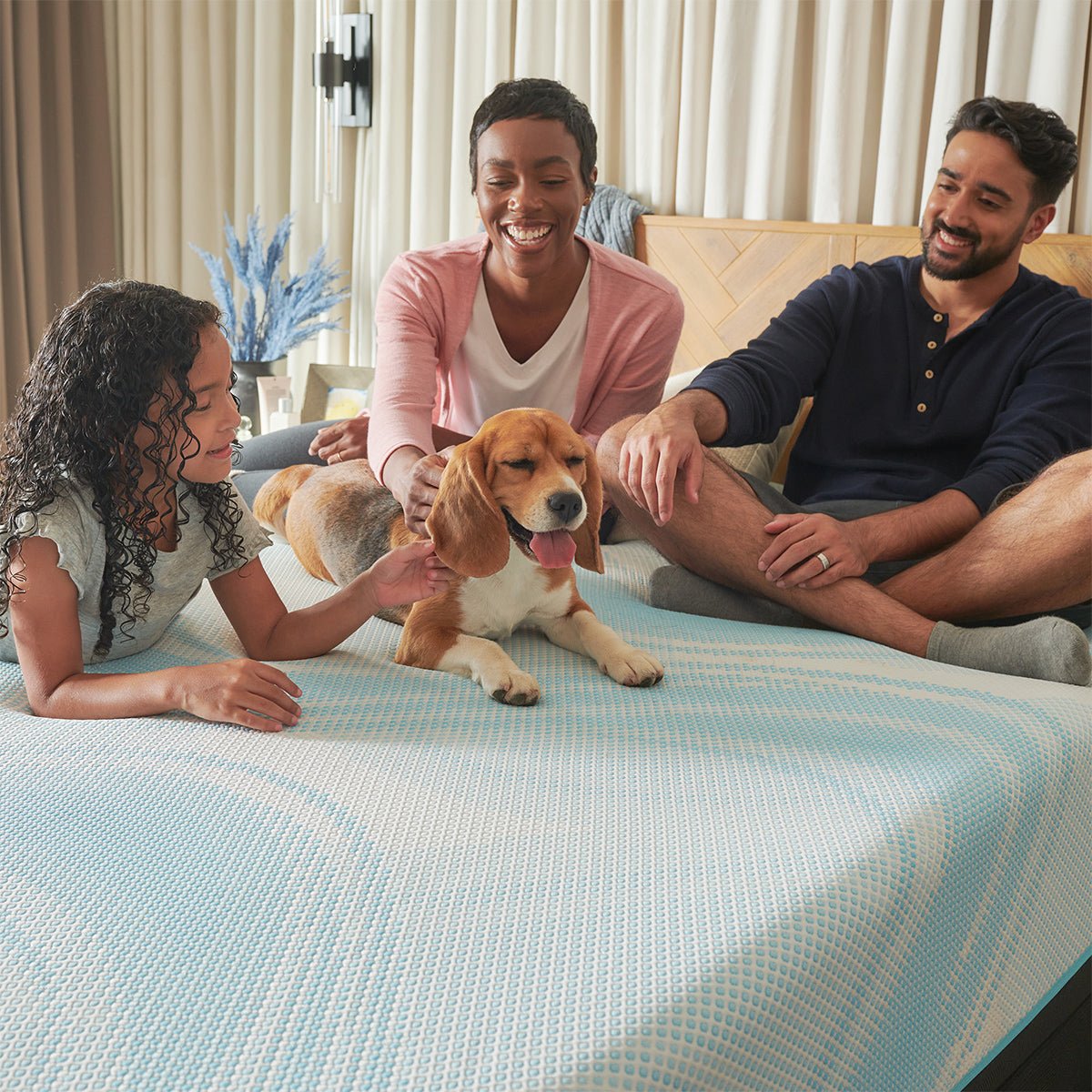 Tempur-Pedic TEMPUR-LuxeBreeze Medium Hybrid 13-Inch Mattress - Prioka
