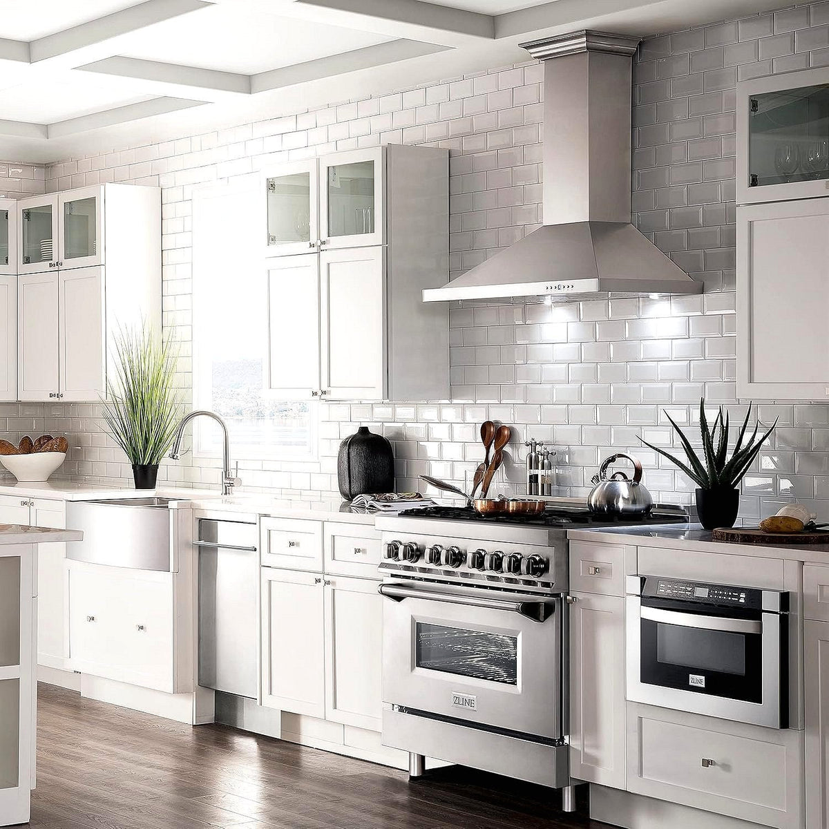 ZLINE 36 in. 4.6 cu. ft. Legacy Dual Fuel Range with 6 Burner Gas Cooktop and Electric Convection Oven in Stainless Steel (RA36) - Prioka